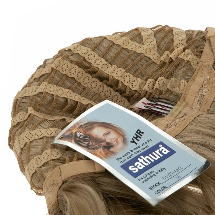 کلاه گیس پرحجم ۴۵ سانتی، فر درشت خوشفرم، رنگ بلوند کرم کنفی طبیعی