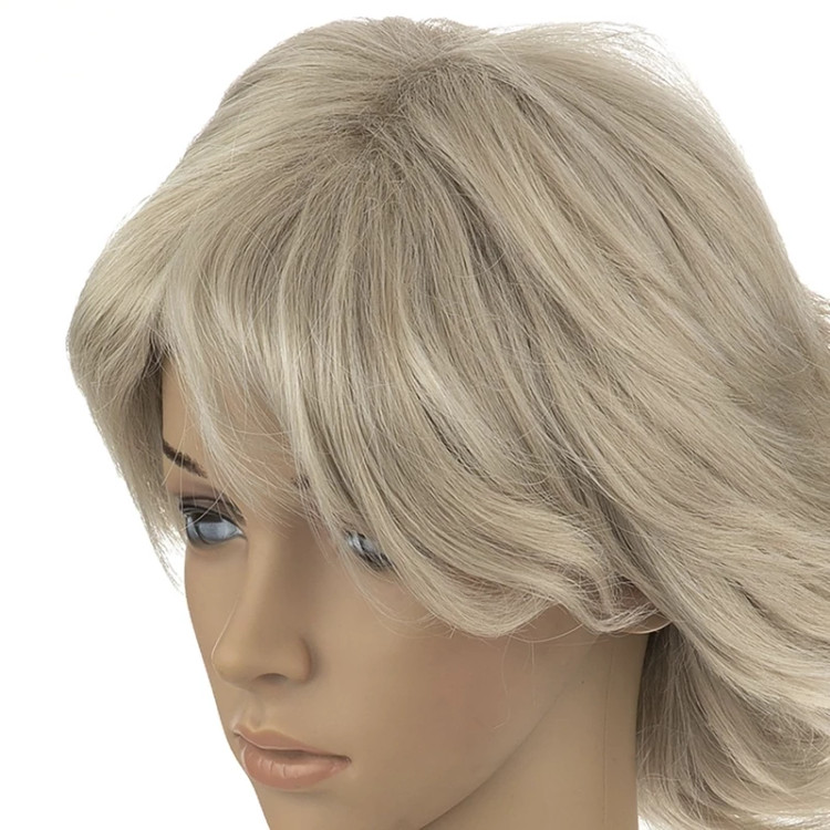 تصویر کلاه گیس کوتاه بلوند پلاتینه روشن مدل SY_107، با برش لایهای و طبیعی