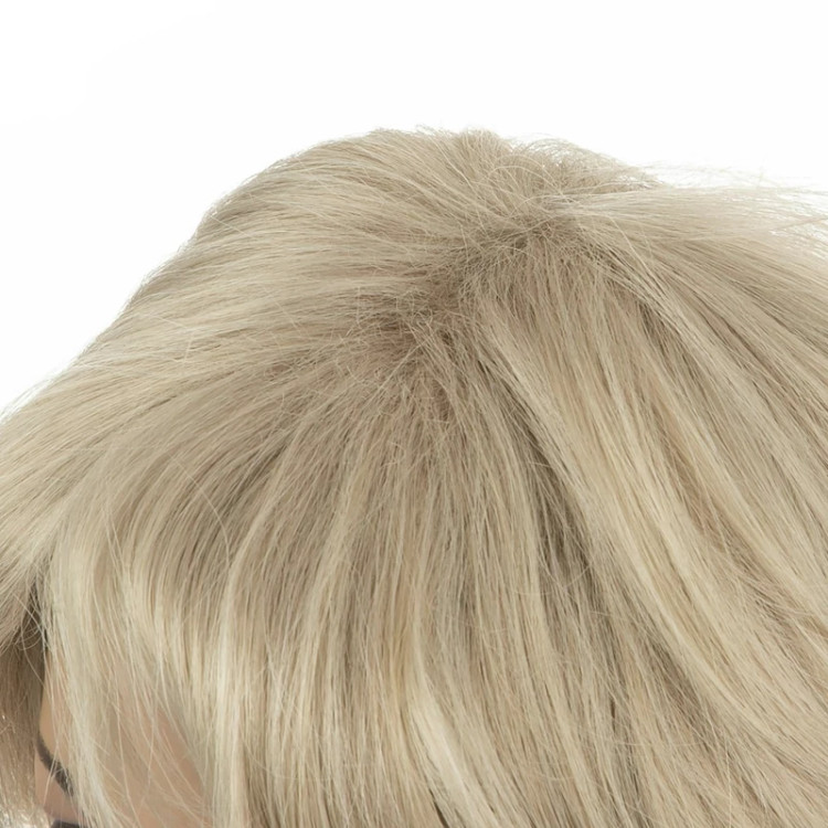 کلاه گیس ۲۵ سانتی کوتاه و منظم، رنگ بلوند پلاتینه جسورانه، الیاف ابریشم حرارتی