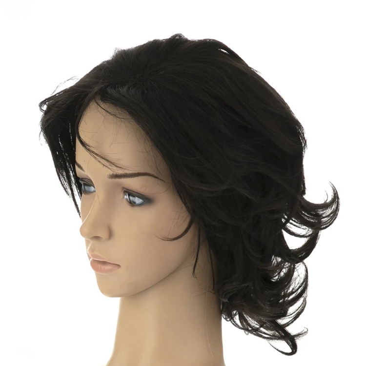 تصویر کلاه گیس فر کوتاه مشکی مدل BAMOO3، دارای فرق حالتپذیر، مناسب برای ظاهری همیشه جذاب