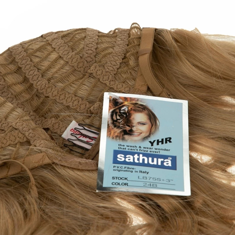 تصویر کلاه گیس بلوند طلایی جذاب مدل LB-755، با انتهای فر لولهای شیک