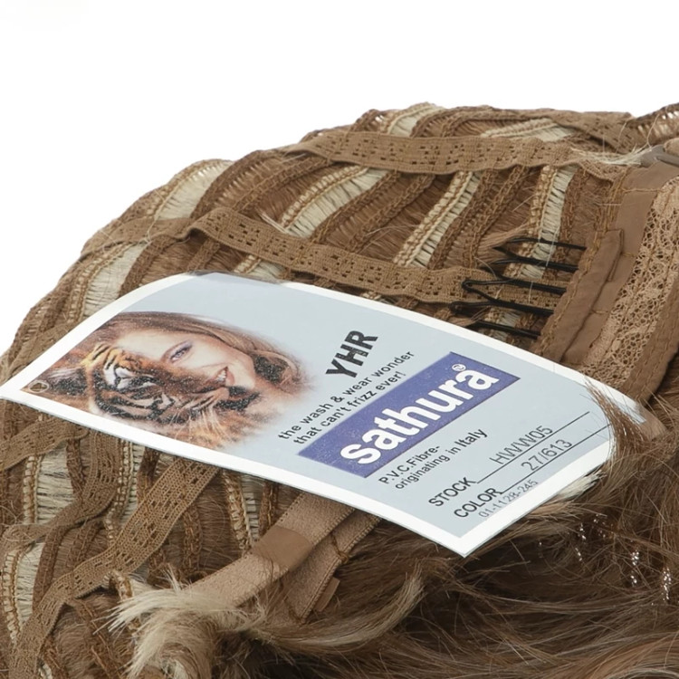 خرید کلاه گیس کوتاه عسلی هایلایت برند ساتورا، با طراحی بدون فرق و جذاب