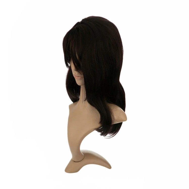 تصویر مدل با کلاه گیس شرابی تیره دراماتیک، مدل MARGO، مناسب موقعیتهای خاص و شبانه