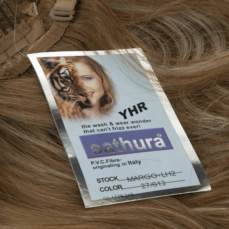 کلاه گیس صاف ۵۰ سانتی هایلایتدار، رنگ عسلی درخشان، الیاف ابریشم حرارتی و ضد حساسیت