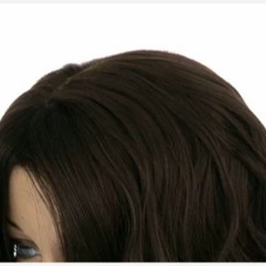 تصویر کلاه گیس پرحجم برند ساتورا، رنگ قهوه‌ای شکلاتی گرم، مناسب استفاده روزمره و مجالس